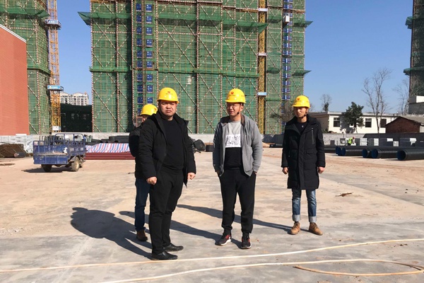 南昌市政建設黨委副書記總經(jīng)理王海龍到進賢縣基礎教育提升改造工程項目指導工作600400P1.jpg