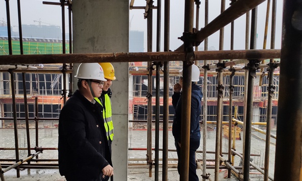 南昌市政建設集團桃花南路安置房項目開展2021年安全質(zhì)量進度檢查6003.jpg
