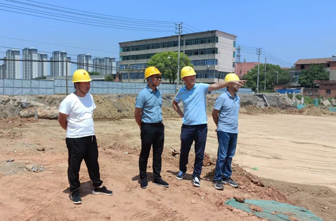 黎德義到廣州路東延工程、昌東三路道路建設(shè)工程開展安全質(zhì)量檢查